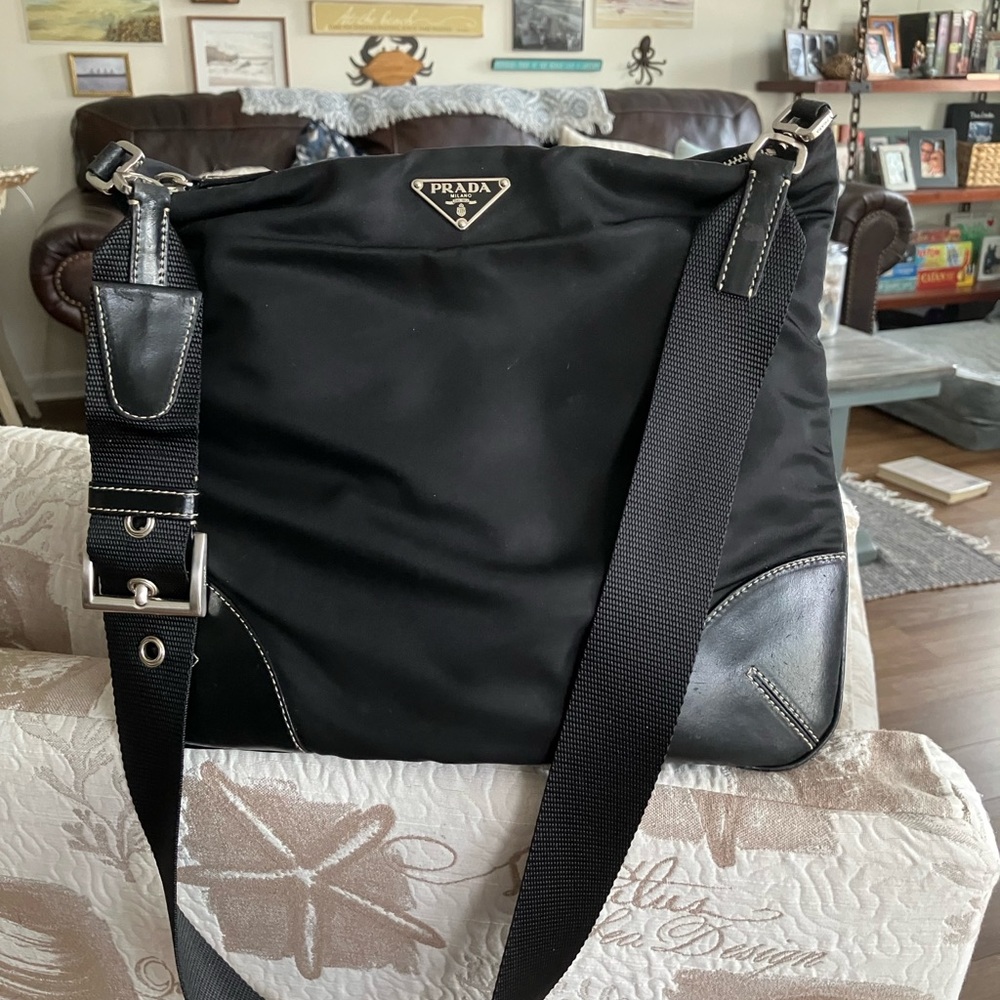 Prada Crossbody Shoulder bag❤️👛🌹